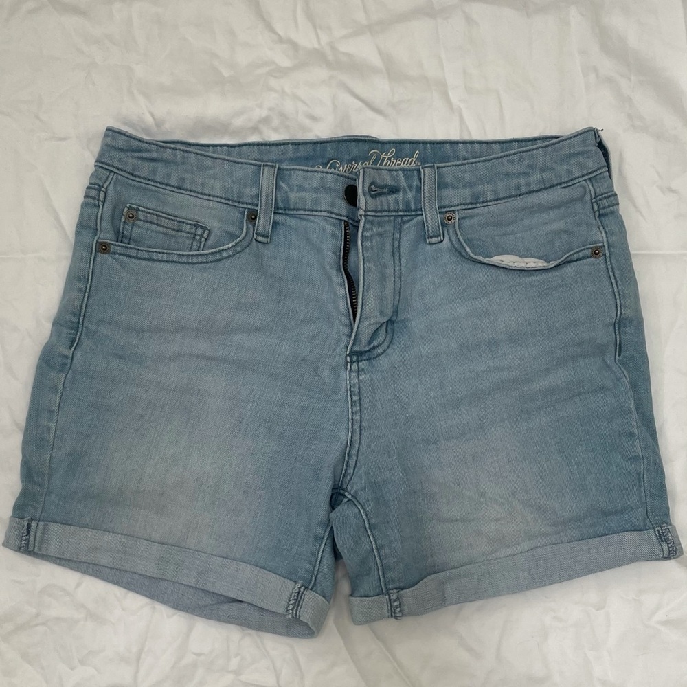 Mid rise boyfriend shorts